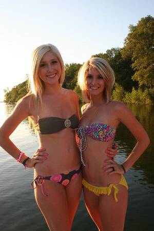 College Twins Porn - Gorgeous amateur college twins (via r/amateurtwins) : r/porn