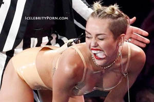 Miley Cyrus Nude Xxx - 