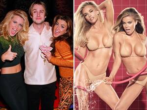 Jenny Mccarthy Carmen Electra Xxx - 90s Bombshells Jenny McCarthy And Carmen Electra Reunite For Sizzling Skims  Swimsuit Ad