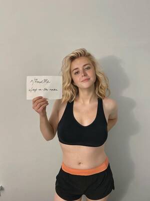 Chloe Moretz Blowjob - 24, eternally single, and about to go for a run. My friends agreed to buy  all my drinks tonight if I post here. They *insist* I won't regret it. :  r/RoastMe