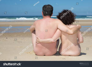 naked couples at the beach - 187 Nudist Couple Bilder, Stockfotos, 3D-Objekte und Vektorgrafiken |  Shutterstock