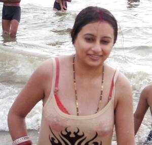 naked indian wife beach - Indian Women bathing at sea ganga - ZB Porn