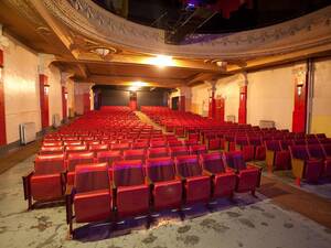 Cinema Porn - Here's What Actually Happens Inside A Porn Theatre, According To An Adult  Cinema Owner - Narcity