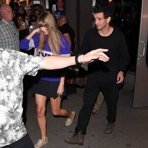 Asian Lap Dance Porn - Taylor Swift and Matty Healy Dating, Controversy Timeline