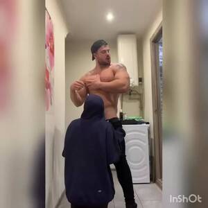 body builders sucking dick - 115kg Straight Bodybuilder Gets Sucked by 55kg Feminine Fagboy watch online