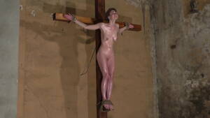Crucifixion Porn Pissing - Crucified Young Woman - XNXX.COM