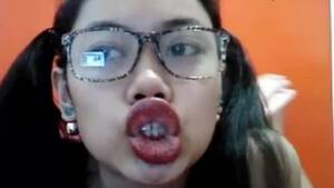 asian huge lips - Nerdy asian with big glossy lips sex porno - VePorn Tube