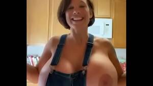 fat titted wife - Housewife Big Tits - XVIDEOS.COM