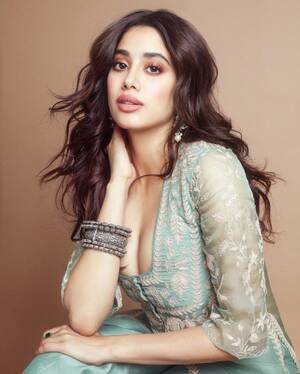 naked indian actress madhuri pics - Fashion Face-Off: Janhvi Kapoor Or Madhuri Dixit; Who Carried Devnaagri  Kurta Set Better? | IWMBuzz