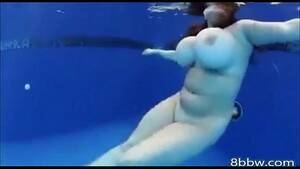 Big Tits Underwater - Huge Naturals Under Water - 8bbw.com - XNXX.COM