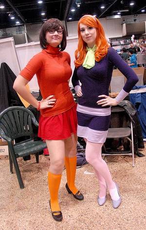 cosplay lesbian - Velma & Daphne cosplay. This would be great lesbian porn, but there's a porn