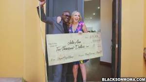 horny chick - Horny chick Julia Ann wants it big and hard