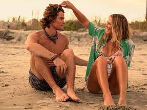 amateur girlfriend nude beach - Best Teen Shows on Netflix to Watch Right Now - Thrillist
