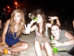 drunk college girls upskirts - College Girls Partying and Panties - Freakden