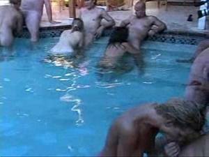 couples having group sex pool side - 