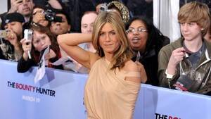 Jennifer Aniston Porn Slave - Jennifer Aniston Gets A Chic New Look, Plus More From The Blogosphere |  Glamour