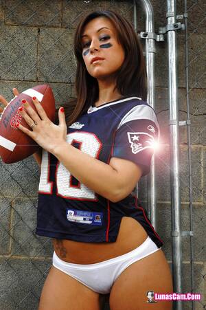 football babe - Lunas Cam Plays with a Football - Sexy Gallery Full Photo #24460 -  SexyAndFunny.com