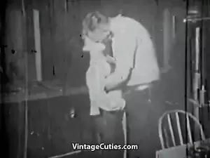 1950s Blowjob - Old Man gets a Blowjob from a Girl (1950s Vintage) | xHamster