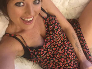 Las Vegas Webcam Porn - Help MojitoWrites, webcam model, meet her best friend / help her career at  the AVN convention in Vegas!