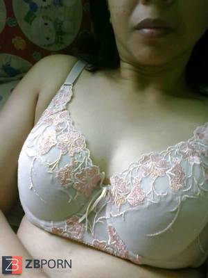 Malay Mature Sex - Malay MUMMY Mature Tudung Boobies