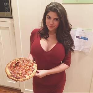 Busty Pizza Porn - Boobs and pizza Porn Pic - EPORNER