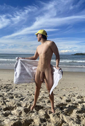 big dick beach bulges - Nude Beach Day with a Thick Shaved Cock â‹† Dickshots.com - Gay amateur dick  pics.