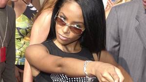 Aaliyah Singer Porn - R. Kelly: The history of his crimes and allegations against him - BBC News