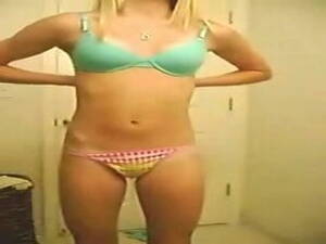 Amateur Blonde Undress - Amateur blonde undress | xHamster