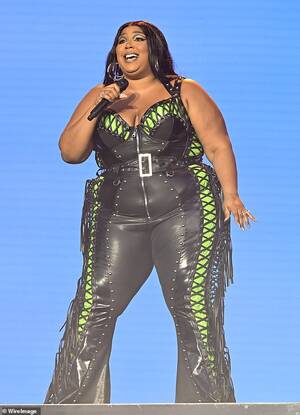 justin haopy birthday fat lady - Lizzo threatens to QUIT career over cruel weight jibes: Singer re-posts  mean comment | Daily Mail Online