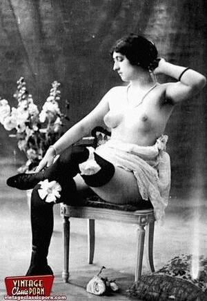 1920s Vintage Sexy - French vintage ladies showing their bodies from the 1920s - Pichunter