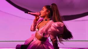 Ariana Grande Lesbian Sex Caption - Ariana Grande Doesn't Need To Label Her Sexuality, And Neither Do You | Them