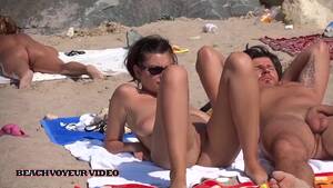 babes beach couples - HOT COUPLE NAKED ON THE BEACH - ThisVid.com