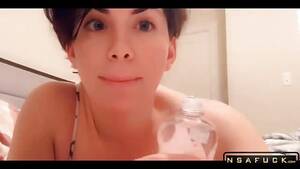 girlfriend surprises boyfriend - GF surprises her boyfriend offering her - BUBBAPORN.COM