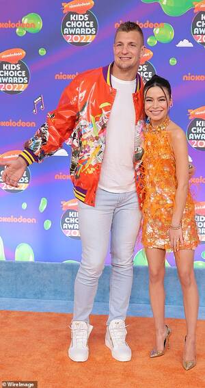 Miranda Cosgrove Porn Cartoon - Miranda Cosgrove, Rob Gronkowski and Camille Kostek attend Nickelodeon  Kid's Choice Awards | Daily Mail Online