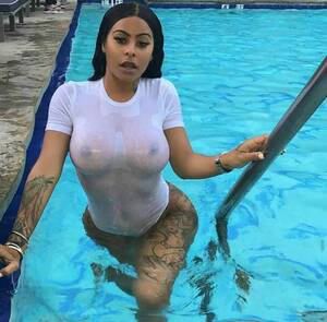Busty Pool Porn - Busty girl at the pool Porn Pic - EPORNER