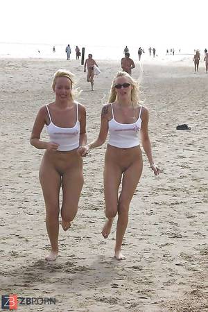 bottomless public beach - Bottomless on the beach