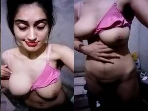 busty pakistani girls - Busty pakistani girl showing pussy in toilet - FSI Blog