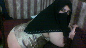 arab fat tits - Chubby Muslim housewife in niqab gets anal sex
