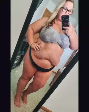 Blonde Bbw Chubby Girl Porn - Just your average blonde bbw with sexy glasses nude porn picture |  Nudeporn.org