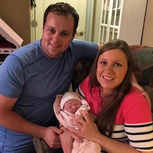 Family Porn Stars - Porn Star Claims Josh Duggar Had Sex With Her Twice While Wife Was  Pregnant; Family Says He's in Treatment | Entertainment News