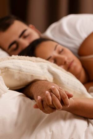 mature sleeping - Couple Sleeping Images - Free Download on Freepik