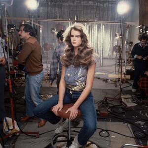 Brooke Shield Xxx Porn - Brooke Shields looks back on her life and career in the documentary, Pretty  Baby: Brooke Shields | Vogue France