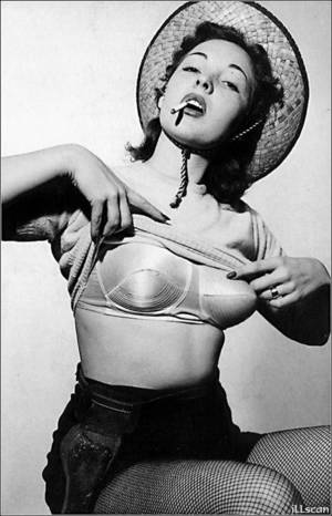 1940s Style Lingerie Porn - Vintage Modern, Foundation, Bras, Lingerie, Bullet Bra, Sexy, Posts,  Stockings, Messages