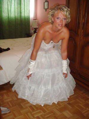 bride upskirt downblouse - Bride_s_Upskirt_Downblouse_Exposed_5 - 37 photos