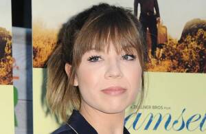 Jennette Mccurdy Porn Captions Anal - Jennette McCurdy Claims Nickelodeon Offered Her $300,000 in Hush Money :  r/entertainment