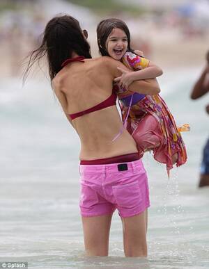 katie holmes anal sex - Katie Holmes makes a splash in a bikini during Father's Day weekend on the  beach | Daily Mail Online