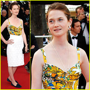Emma Watson Bonnie Wright Lesbian Porn - Bonnie Wright Photos, News, Videos and Gallery | Just Jared Jr. | Page 9