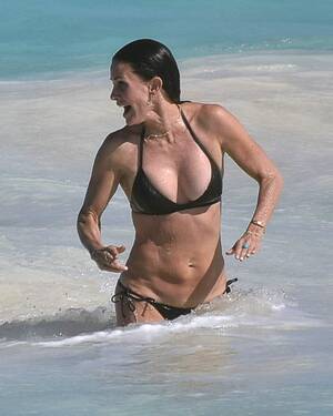 Hd Porn Courteney Cox - Courtney Cox : r/CelebrityBelly