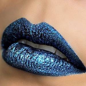 Electric Blue Lips Porn - This electric blue elegance. | 18 Photos That Are Basically Porn To  Lipstick Lovers