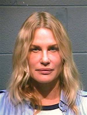Mudshots Amanda Bryant Porn - Daryl Hannah arrested in Texas protesting pipeline - This booking photo  provided by the Wood County